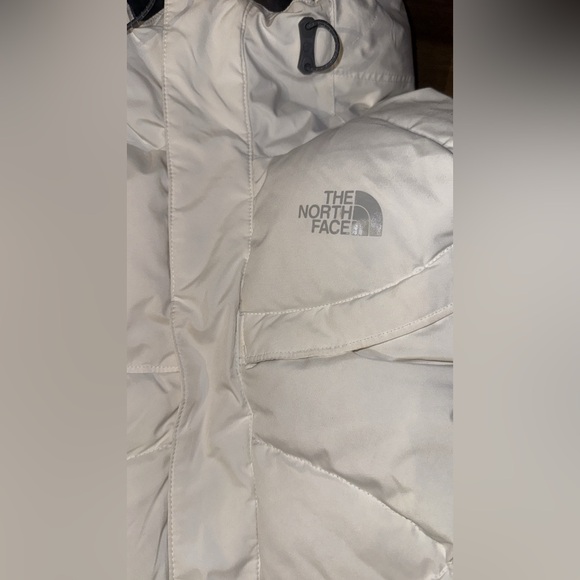 The North Face Snowy White Quilted Jacket - Picture 3 of 3